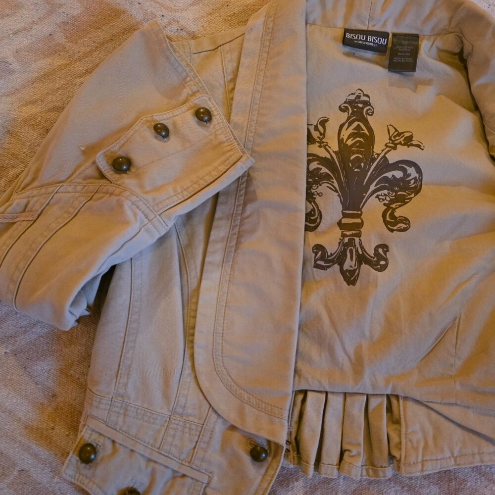 Bisou Bisou M embellished cropped jacket. - Picture 6 of 7